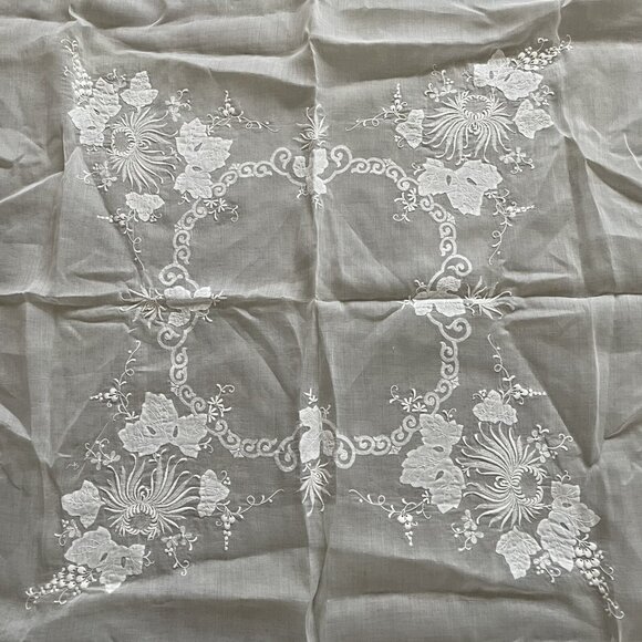 Vintage Organdie Madeira Applique Floral Embroidered Square Tablecloth 48'' x 48 - Picture 2 of 5